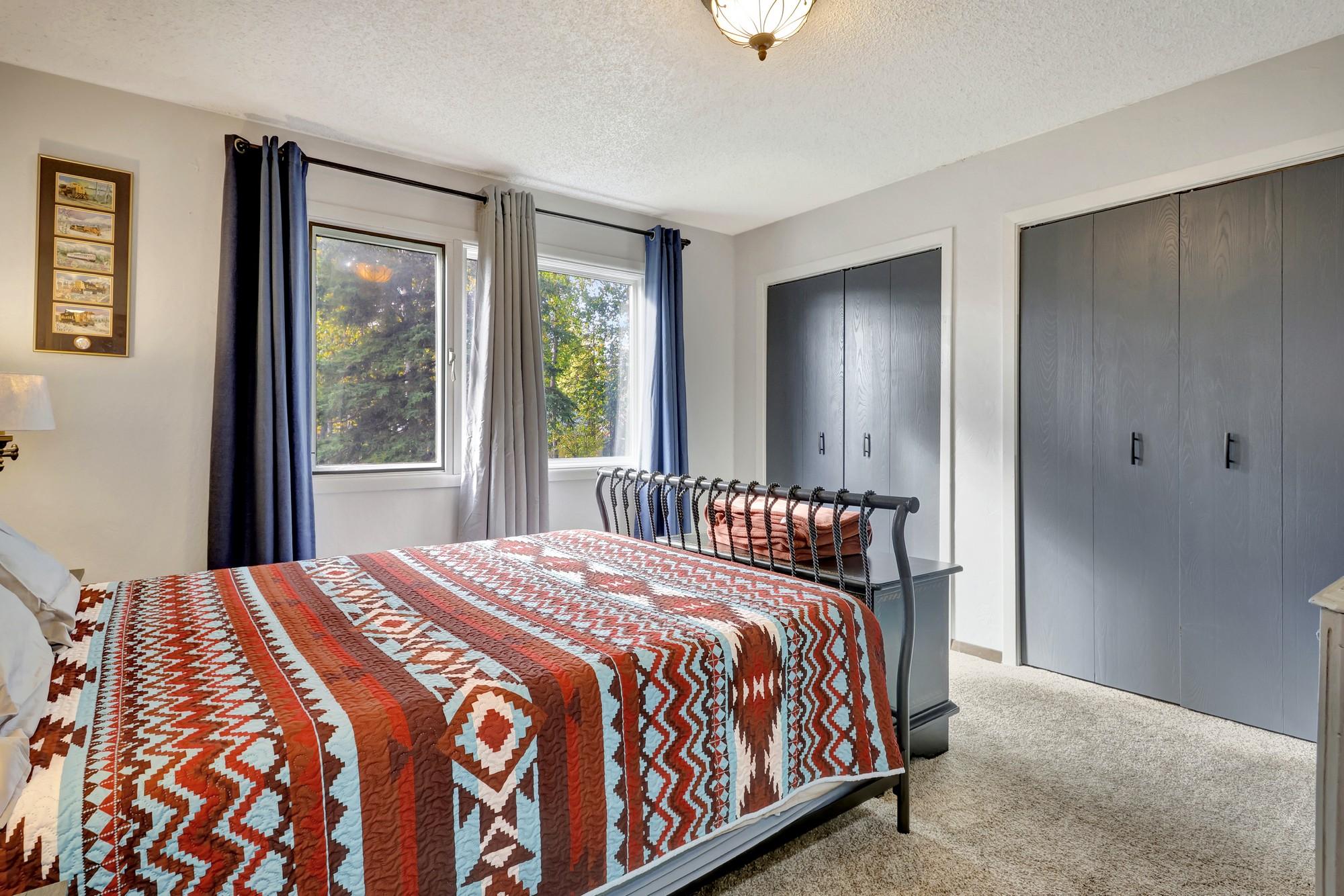 Alaskan Ranch House thumbnail 11