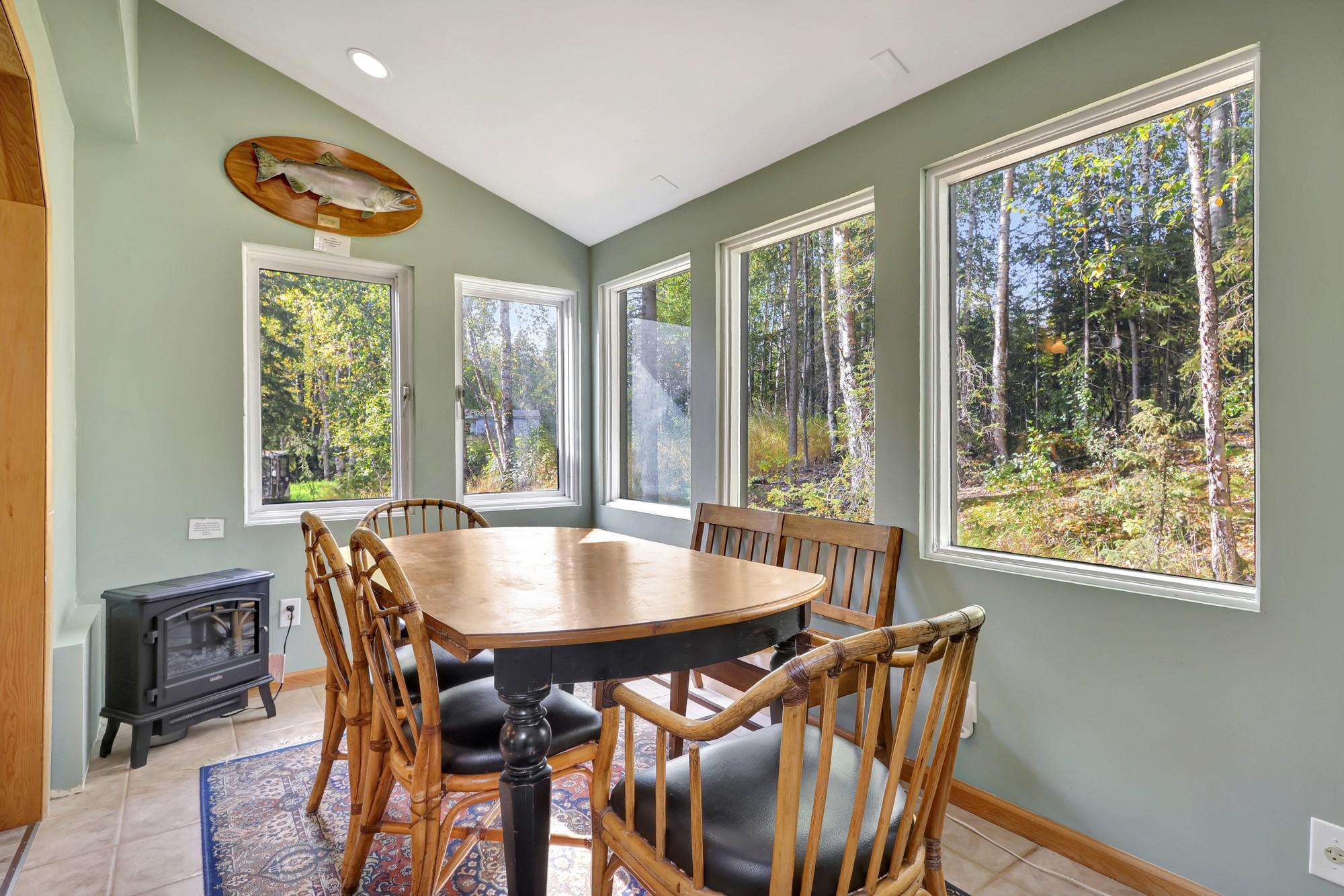 Alaskan Ranch House thumbnail 9