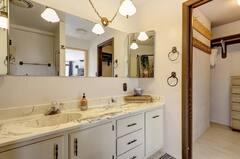 Alaskan Ranch House thumbnail 13