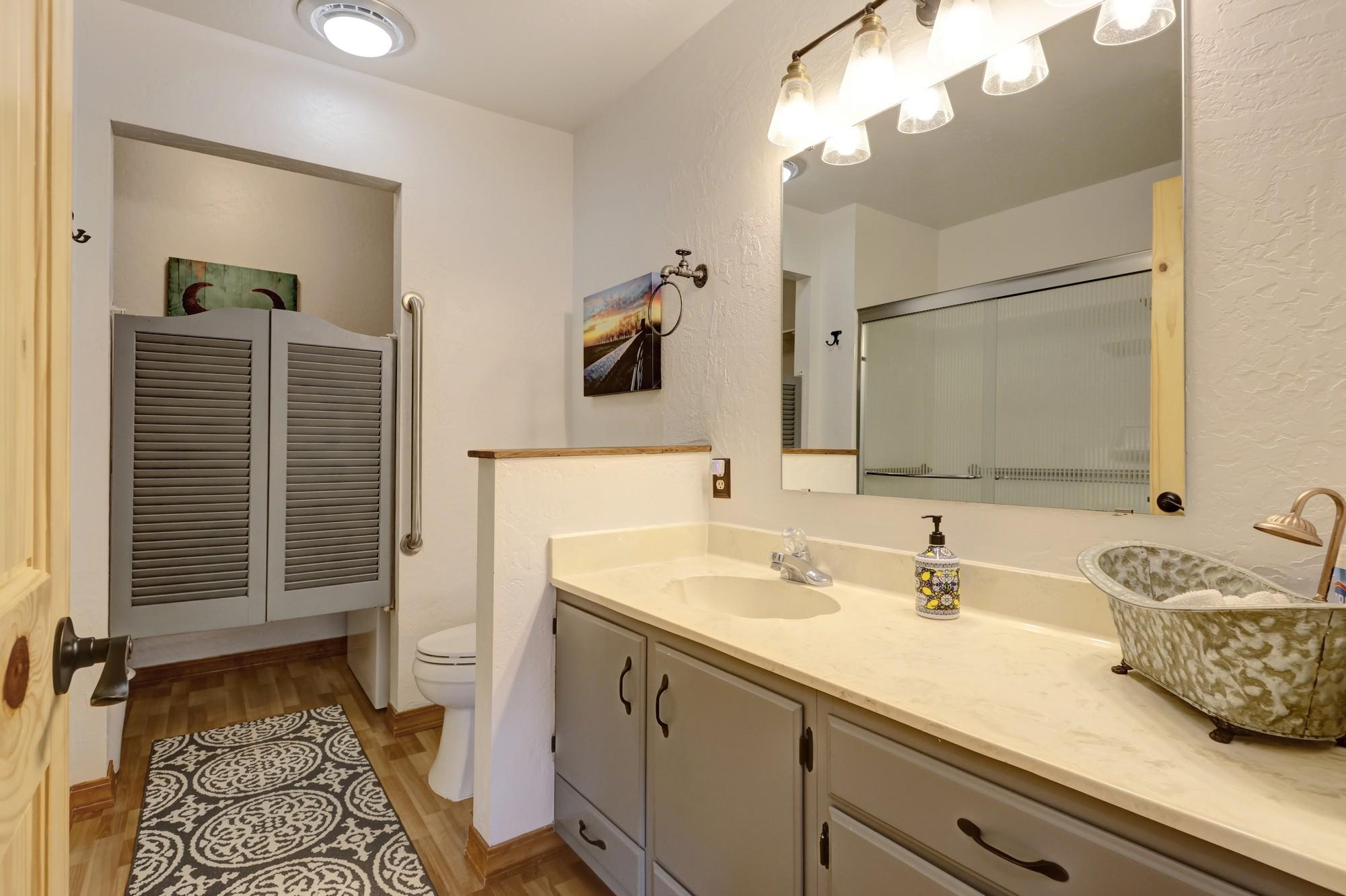 Alaskan Ranch House thumbnail 15