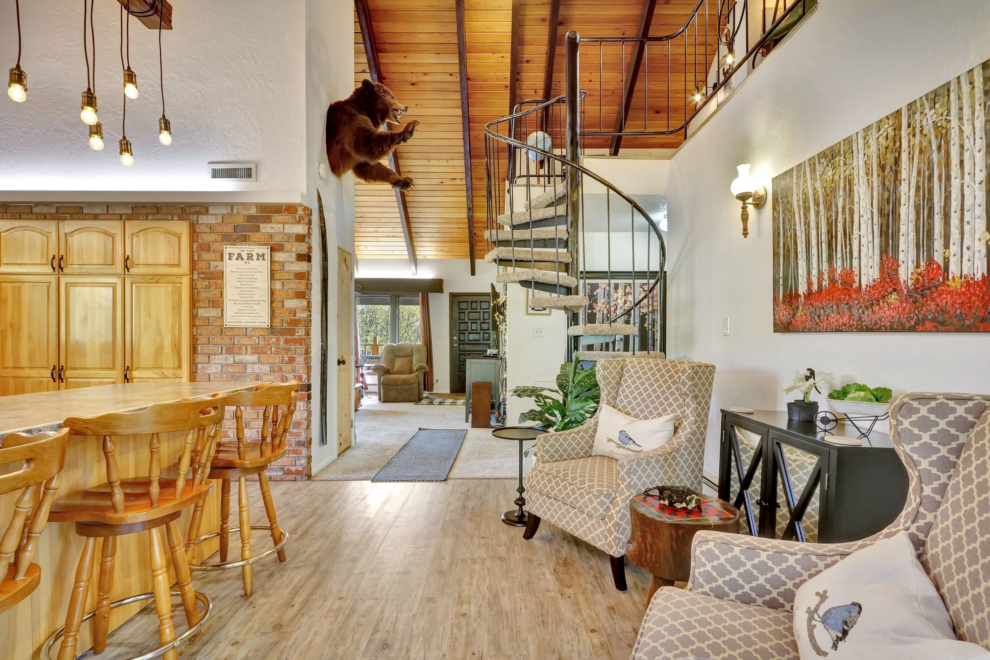 Alaskan Ranch House thumbnail 8